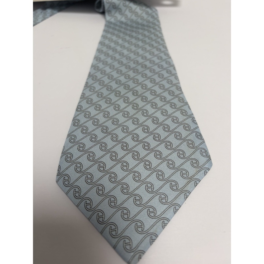 Vintage Hermès Paris 100% Silk Tie 5244 SA 62.5" Length Interlocking "H" Blue